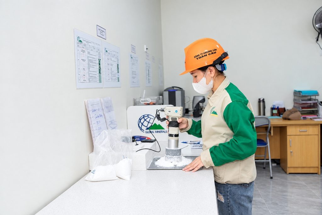 Global Minerals's R&D Lab